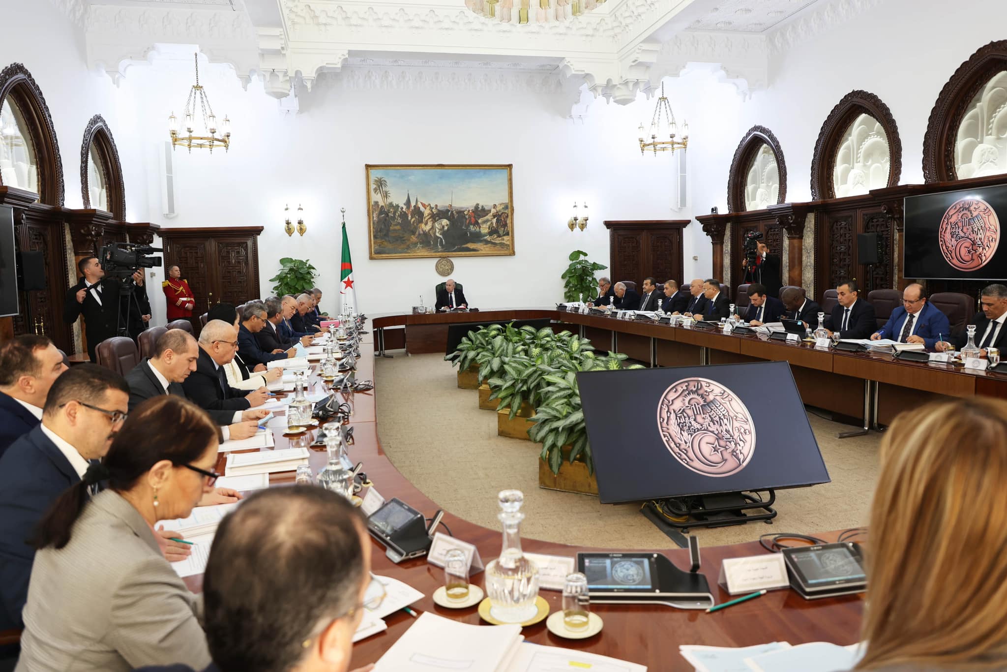 مجلس الوزراء الجزائري يصادق على القانون الأساسي لقطاع الصحة