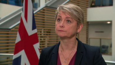 وزيرة الداخلية البريطانية إيفيت كوبر