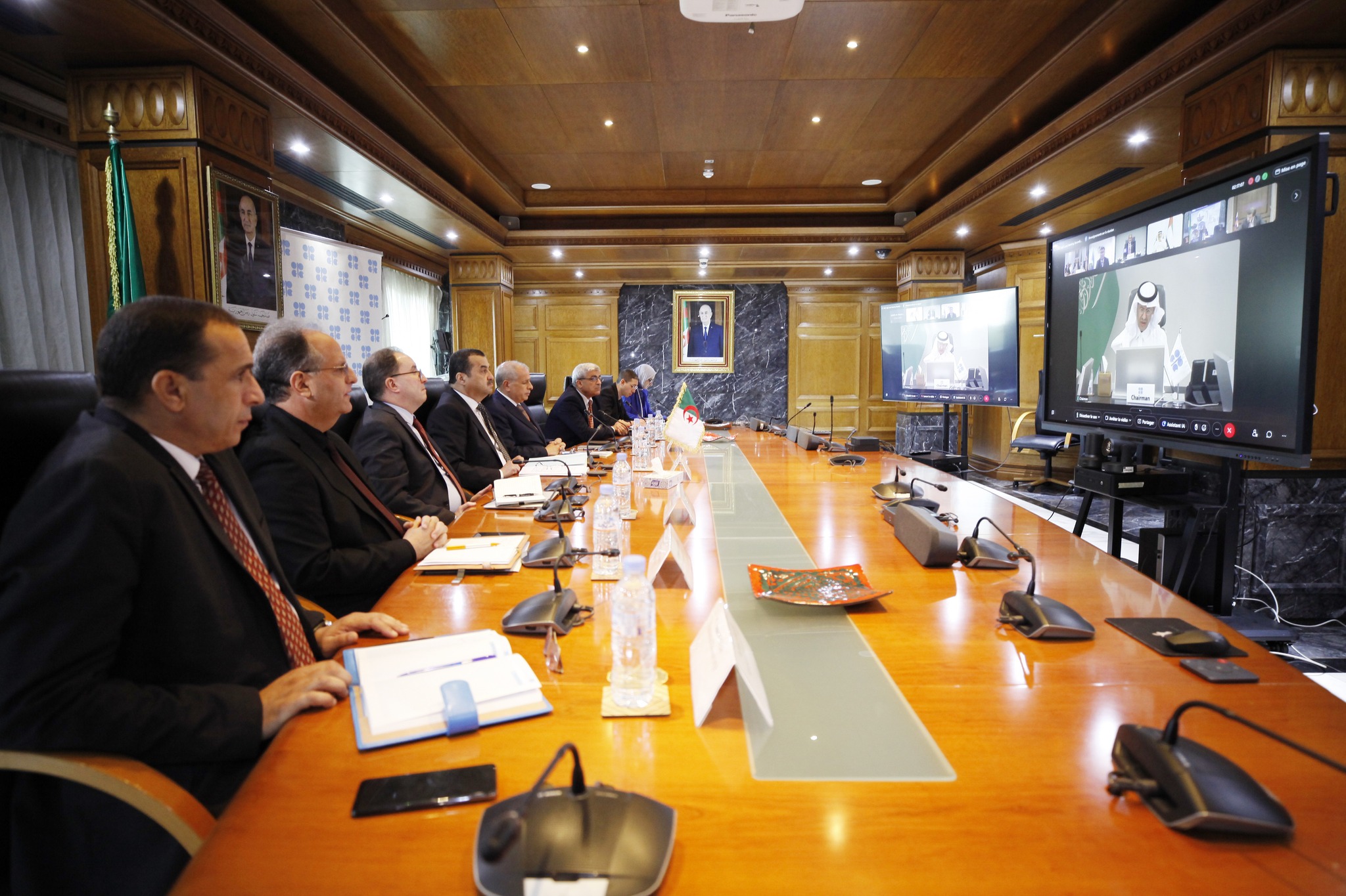 عرقاب يشارك في اجتماعات أوبك+ عبر تقنية التحاضر المرئي