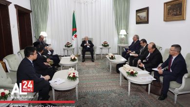 Le président algérien reçoit les lettres de créances de cinq nouveaux ambassadeurs auprès de l'Algérie