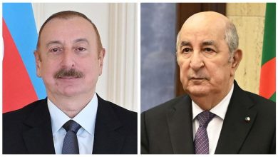 Le président algérien présente ses condoléances à son homologue azerbaïdjanais suite au crash d'un avion