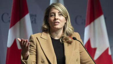 Canadian Ministers Meet Trump Aides to Address Tariff Threats