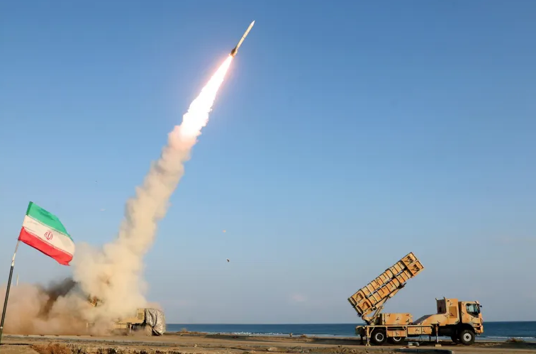 إيران تُعلن عن مناورات عسكرية ضخمة في مواجهة تهديدات الكيان الصهيوني