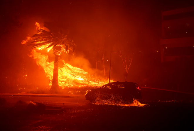 Etats-Unis un incendie se propage rapidement à Malibu près de Los Angeles