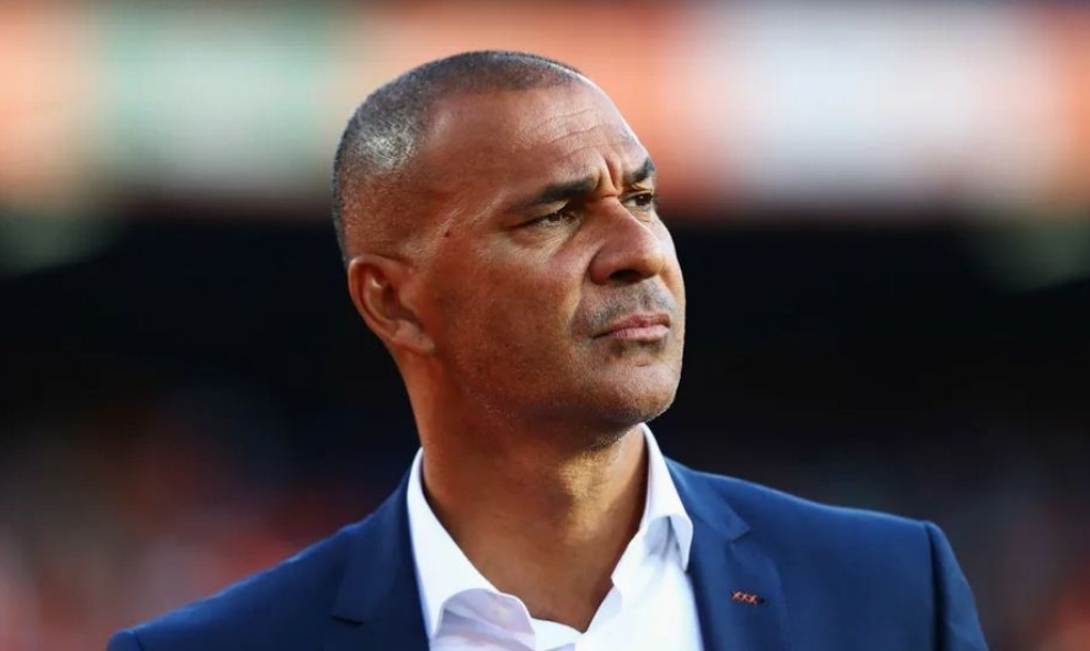 أسطورة كرة القدم الهولندية يمدح الجزائري حاج موسى