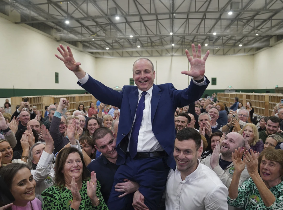 Législatives en Irlande : le centre droit à un siège de la majorité