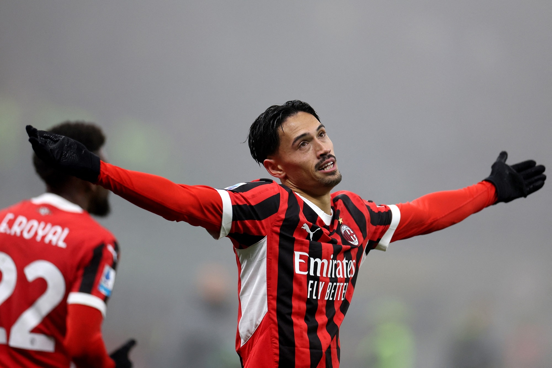 الدوري الإيطالي.. ميلان يستعيد توازنه بفوزه على فيرونا بهدف وحيد