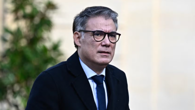 france Le chef des socialistes menace de voter une motion de censure contre le gouvernement de Bayrou
