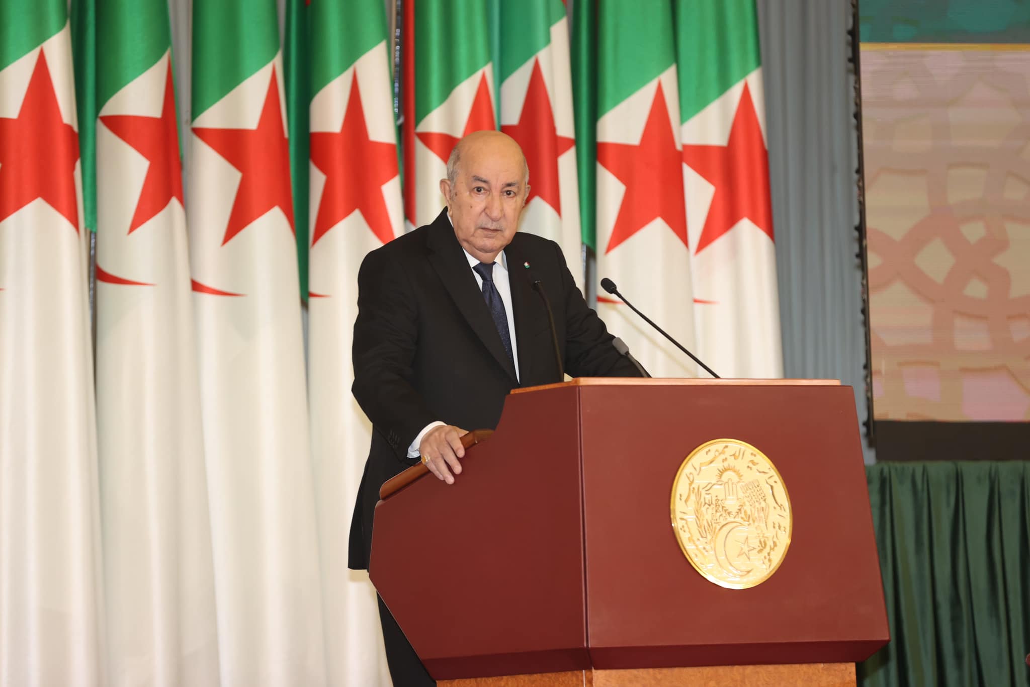 الرئيس الجزائري عبد المجيد تبون