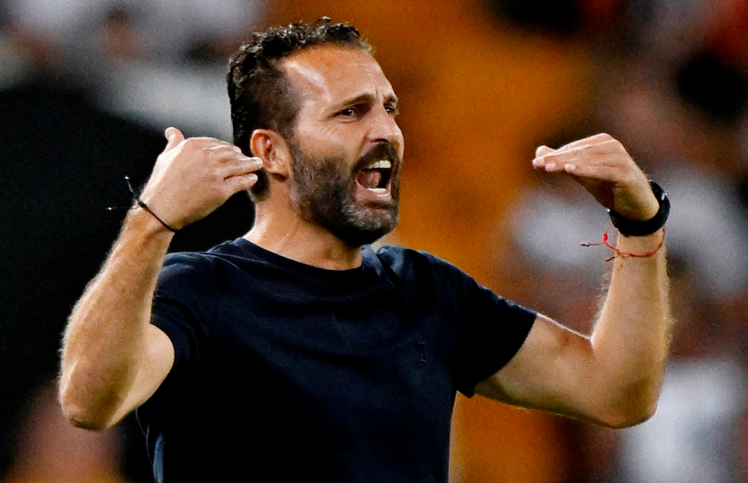 فالنسيا يقيل روبن باراخا من منصبه