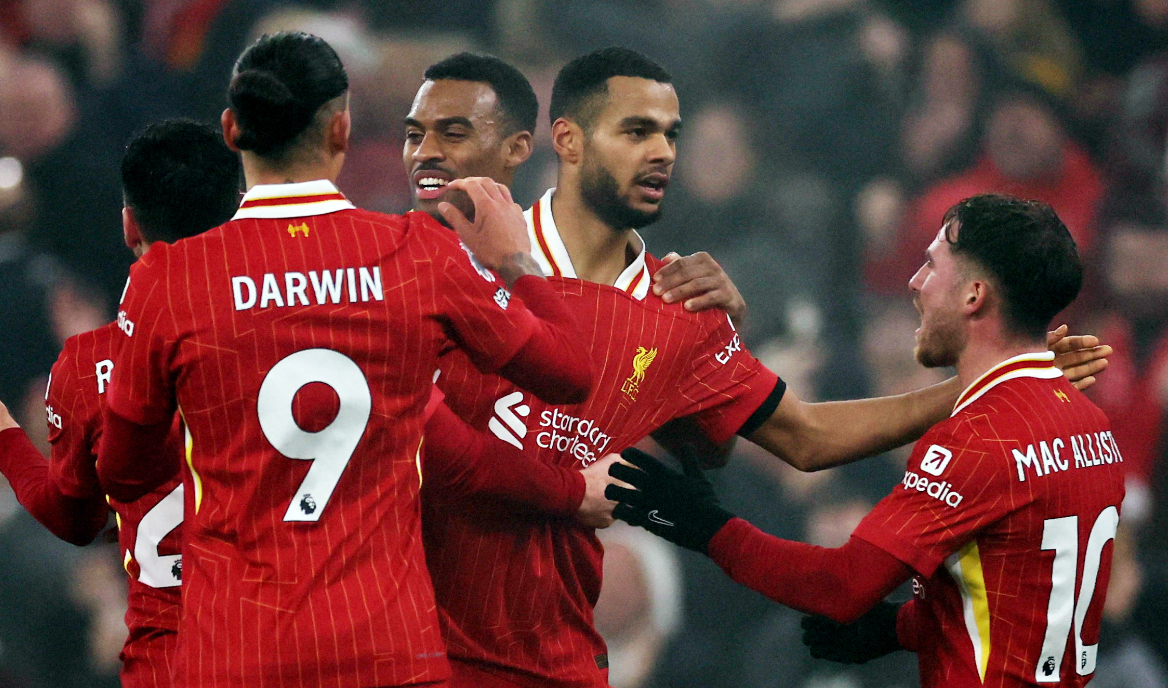 ليفربول يبتعد في الصدارة