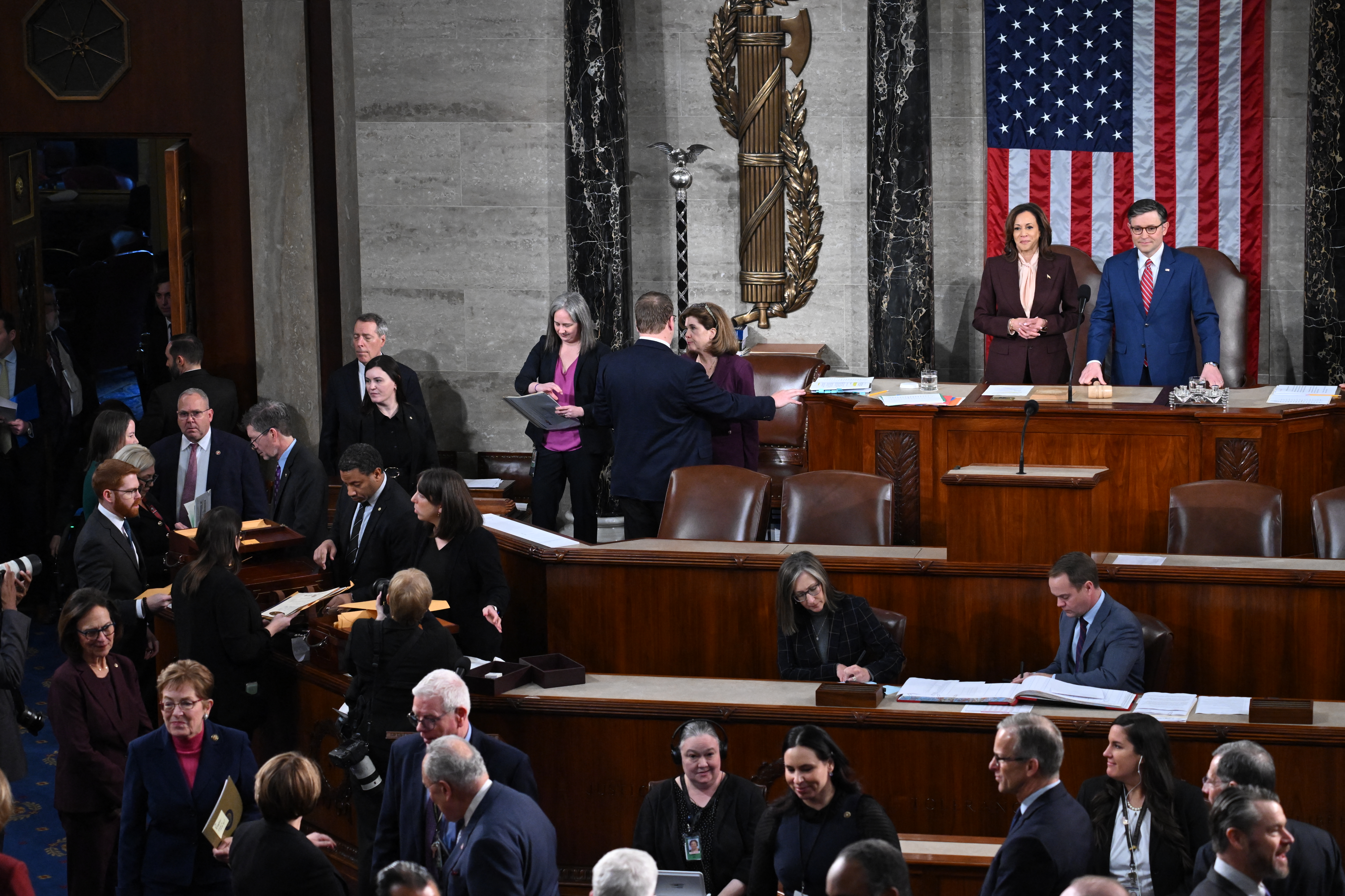 الكونغرس يصادق على فوز ترامب بالانتخابات الرئاسية الأمريكية