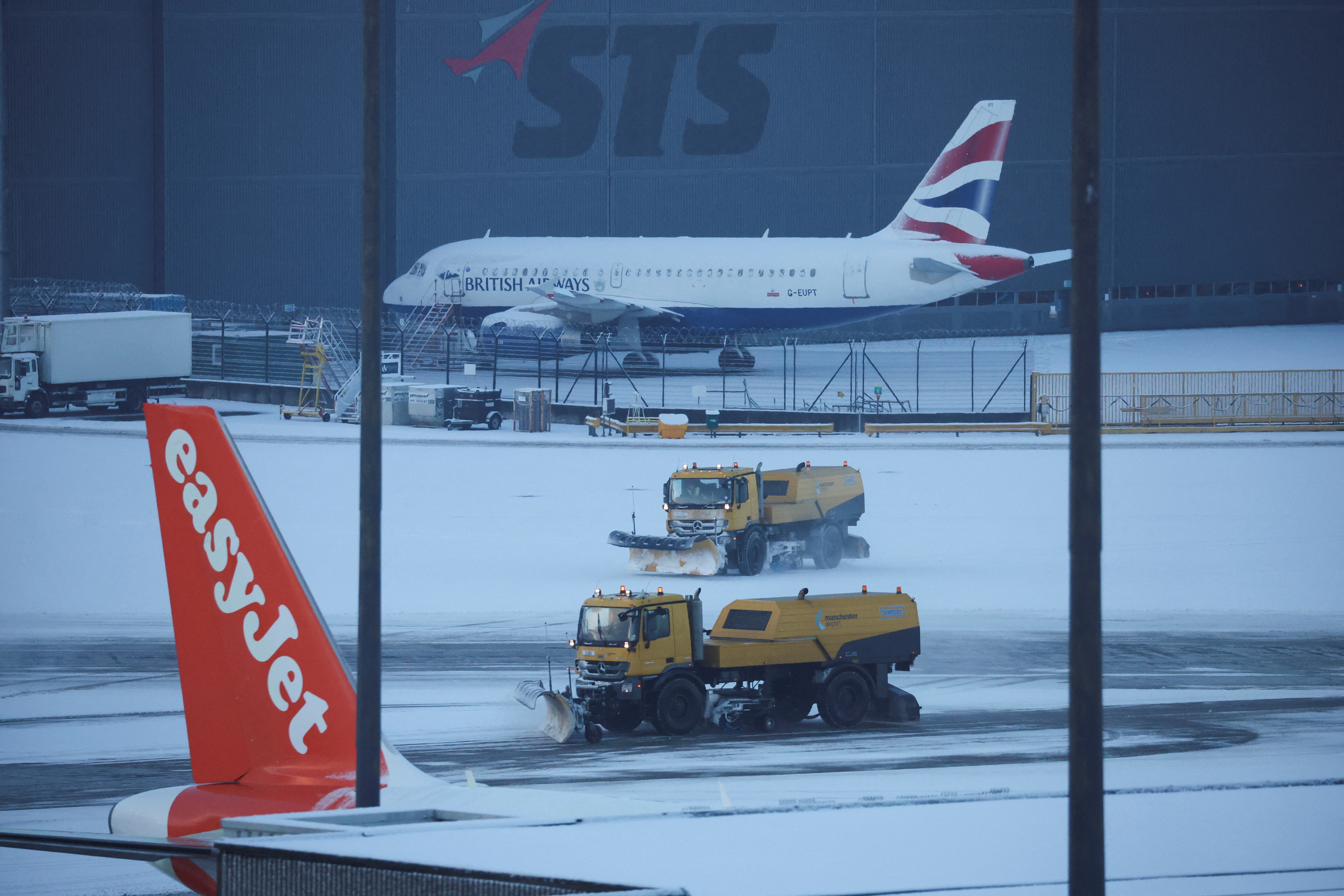 اضطرابات في حركة النقل الجوي شمال أوروبا بسبب الثلوج