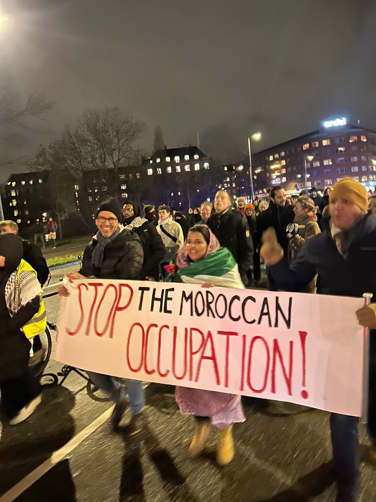 Manifestations à Copenhague condamnant l'incendie du siège de l'ONG danoise "Global Aktion"