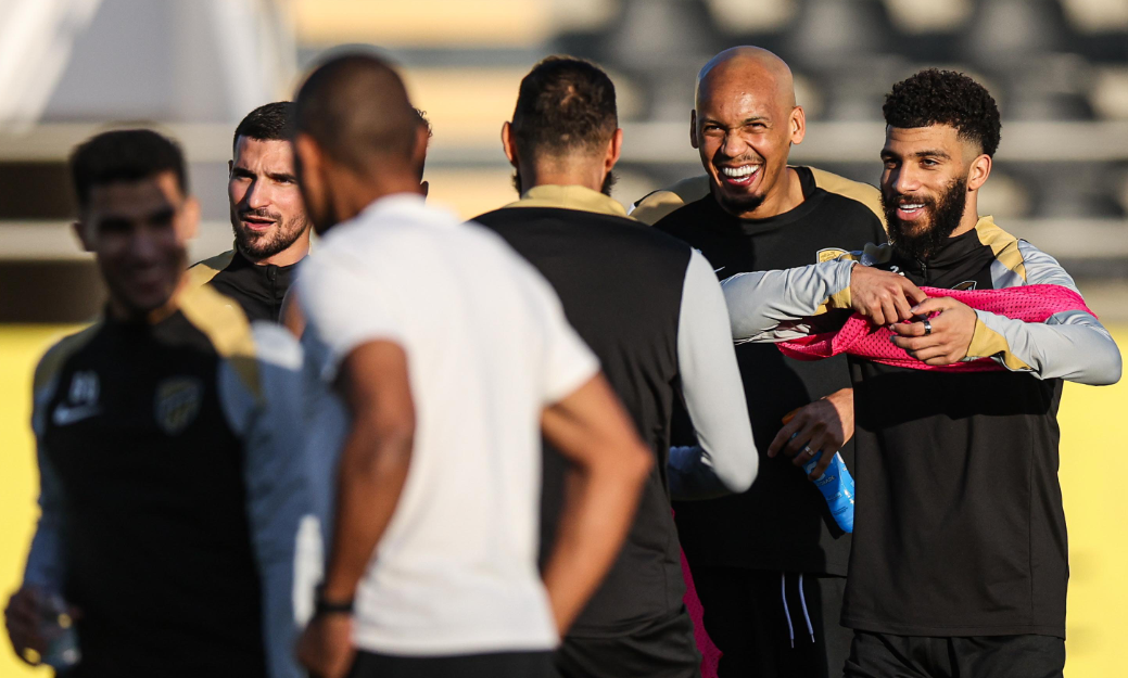 الاتحاد السعودي يستعيد لاعبه الجزائري حسام عوار قبل مواجهة الهلال