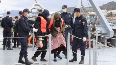 حرس السواحل الجزائري ينقذ مهاجرين غير شرعيين