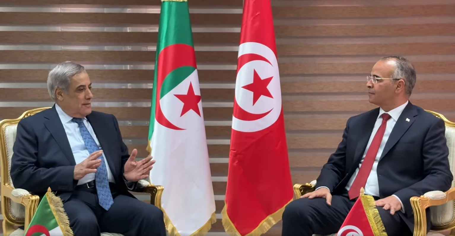 رئيس الحكومة التونسية يشيد بمواقف الجزائر