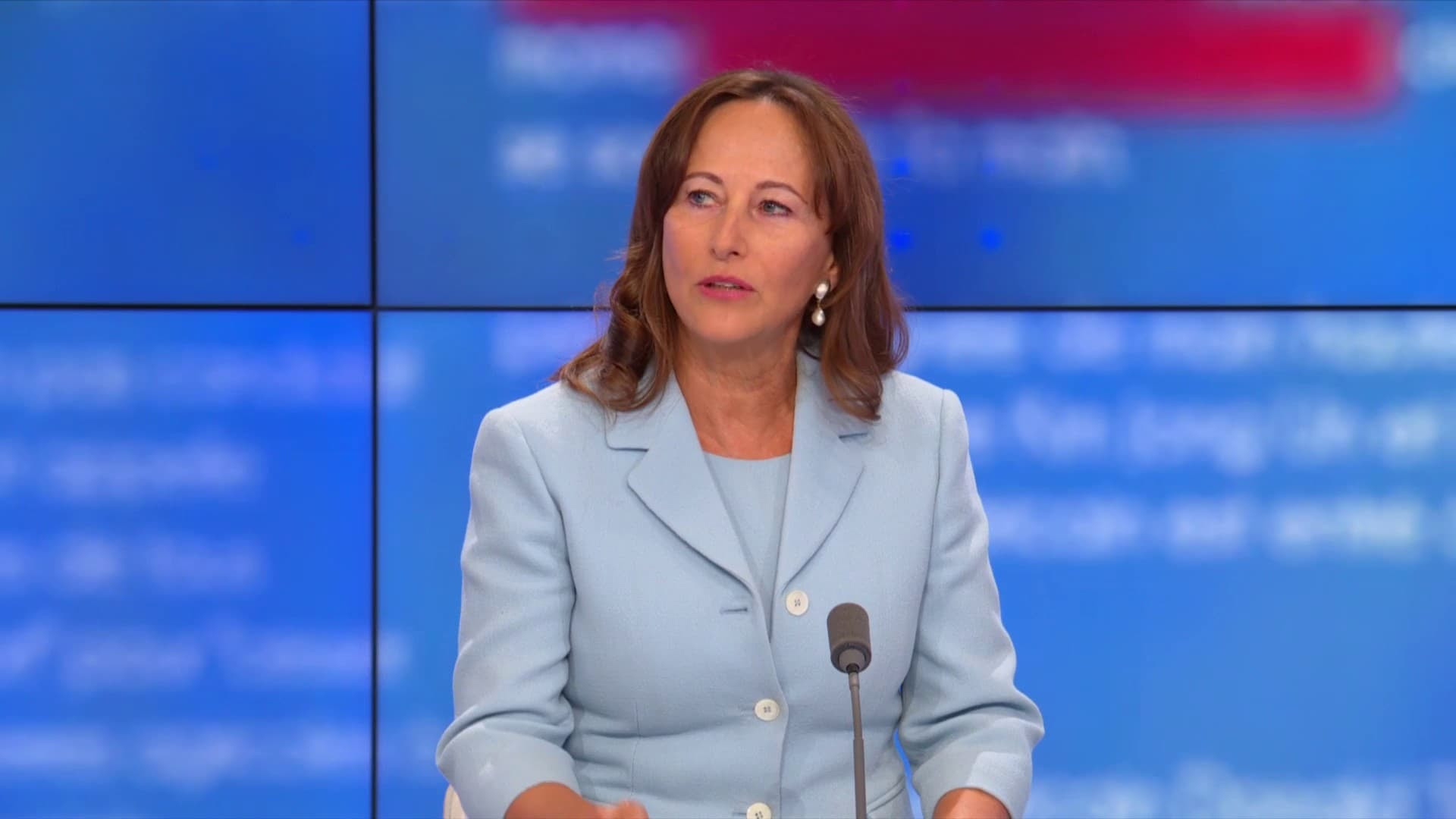 الوزيرة الفرنسية السابقة والمرشحة السابقة للرئاسيات سيغولين روايال