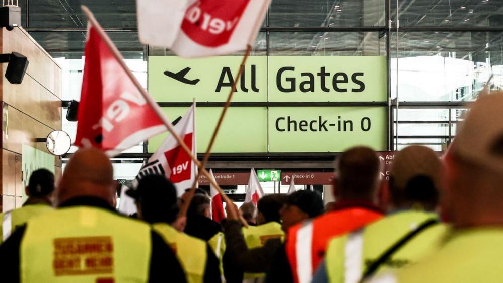 Flights Canceled Between German and Austrian Airports Due to Strike in Germany