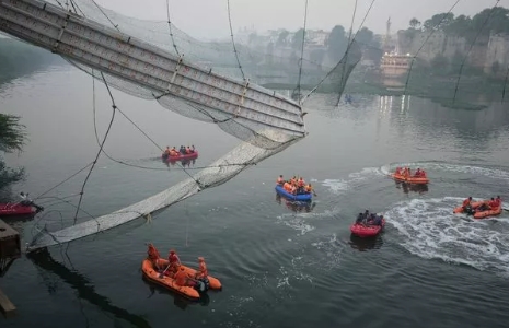 One Dead, Two Missing as 200-Meter Suspension Bridge Collapses in Ecuador
