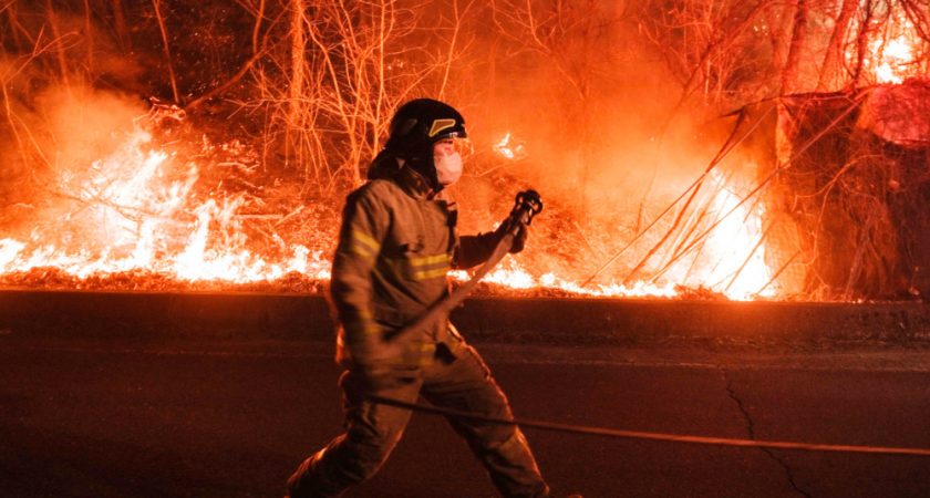 La Corée du Sud lutte contre des feux de forêt meurtriers