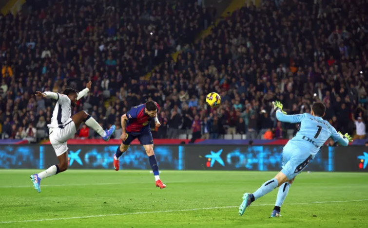 Barcelona Dominate Osasuna to Extend LaLiga Lead