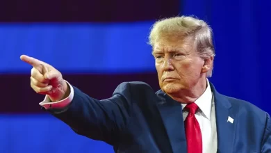 ترامب يطالب المحكمة العليا بالتصدي للقضاة الفدراليين الذين يعرقلون قراراته