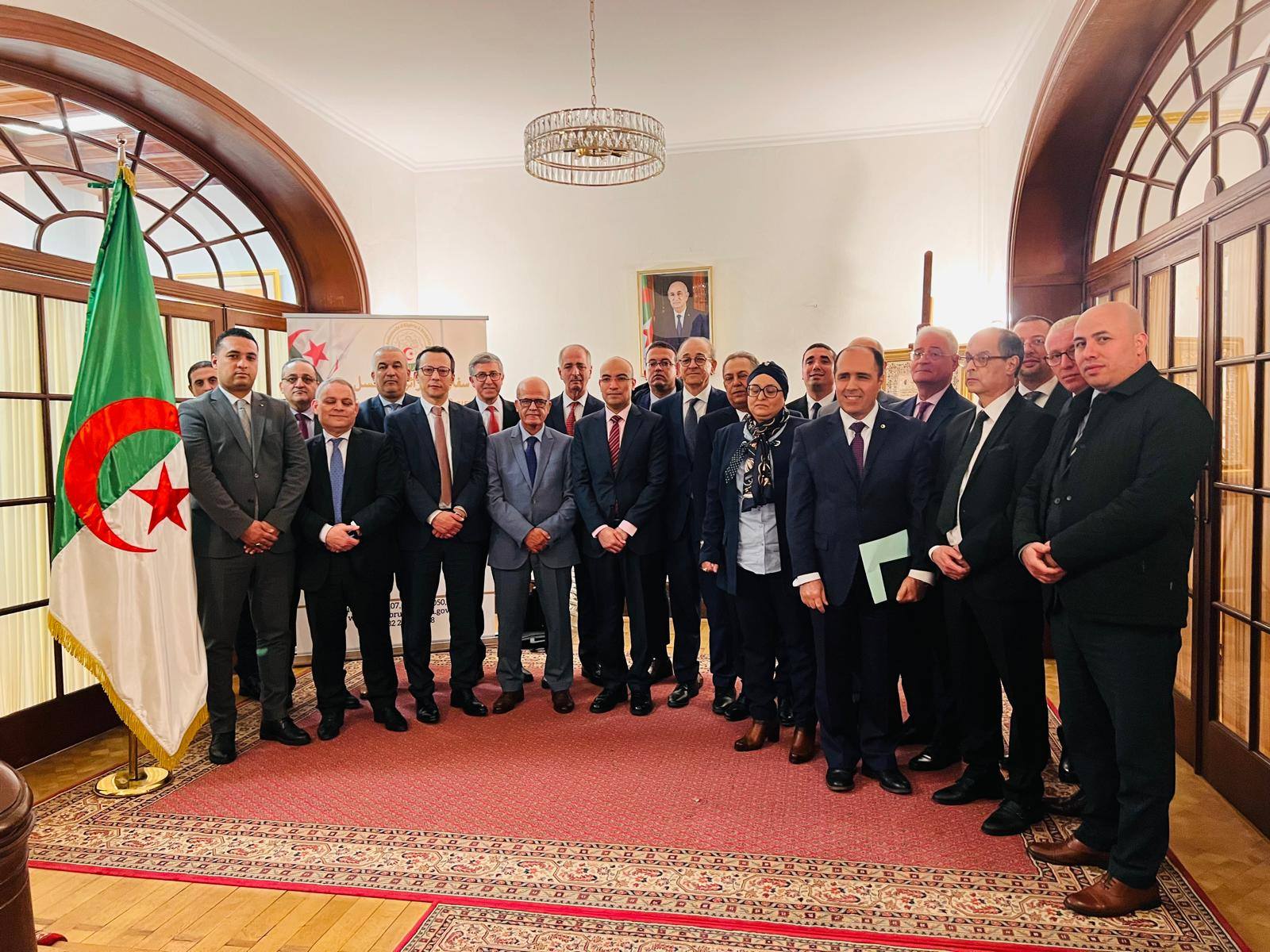 شايب يعقد اجتماعا تنسيقيا وتوجيهيا ببروكسل مع عدد من رؤساء القنصليات