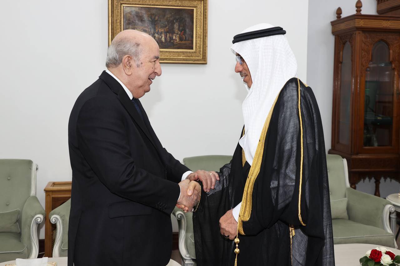 الرئيس الجزائري يستقبل رئيس مجموعة البنك الإسلامي للتنمية 