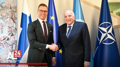 M. Attaf reçu à Helsinki par le président de la République de Finlande