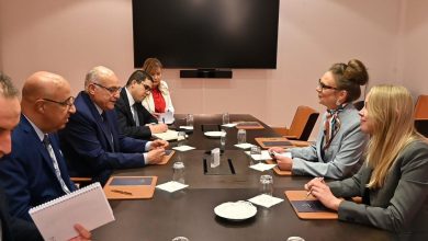 M. Attaf s'entretient à Stockholm avec la Directrice exécutive du Conseil international de l'industrie suédoise