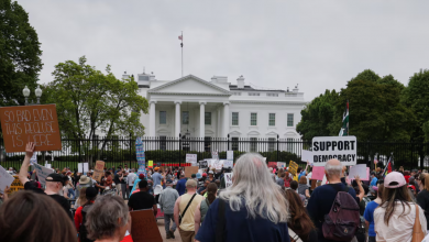 الآلاف يتظاهرون في أنحاء الولايات المتحدة رفضا لسياسات ترامب