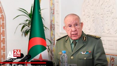 رئيس أركان الجيش الجزائري يترأس مراسم حفل تقديم التهاني بمناسبة عيد الفطر المبارك