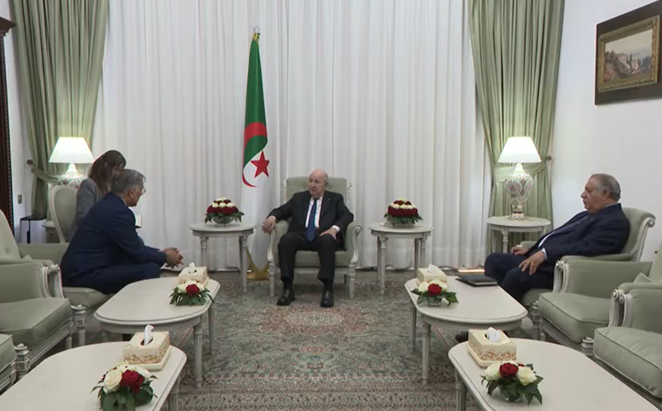 الرئيس الجزائري يستقبل سفير فنزويلا