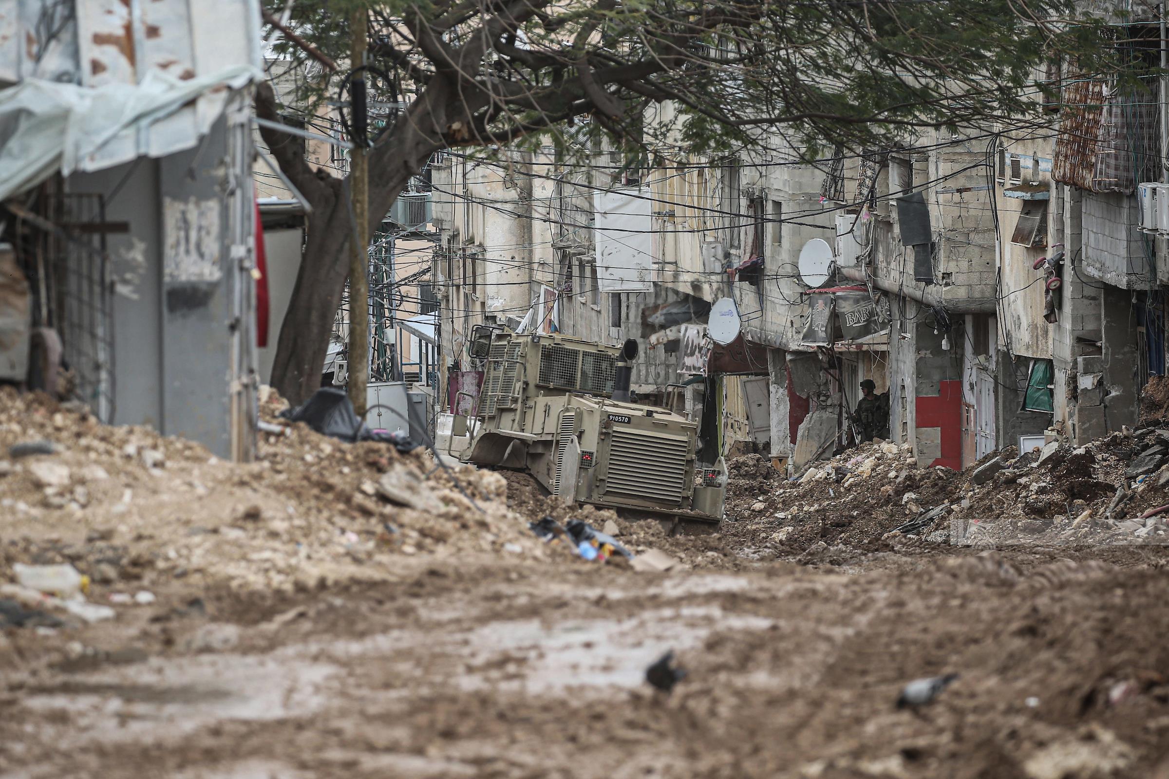 Pour le 74ème jour consécutif : L'occupation poursuit son agression contre la ville de Tulkarem et ses deux camps, fait exploser une maison