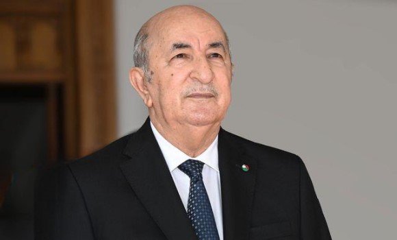 Le président de la République pose la première pierre du projet de complexe de production de concentré et de boulettes de minerai de fer dans la région de Toumiat à Béchar