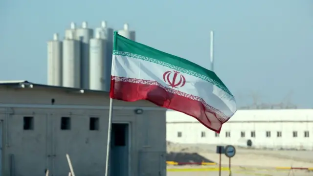 إيران تلمّح إلى السماح بدخول مفتشين أمريكيين إذا تحقق اتفاق نووي