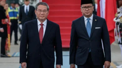 رئيس مجلس الدولة الصيني لي تشيانغ و الرئيس الإندونيسي برابوو سوبيانتو