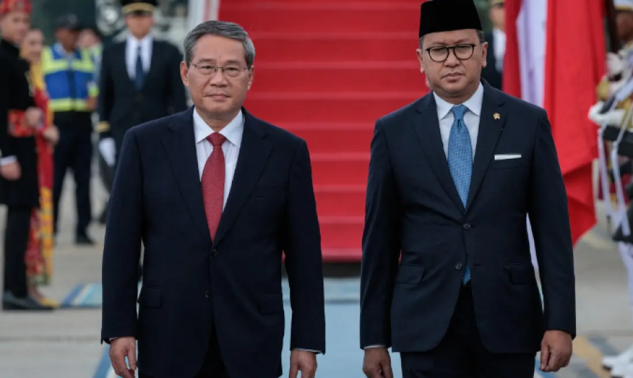 رئيس مجلس الدولة الصيني لي تشيانغ و الرئيس الإندونيسي برابوو سوبيانتو