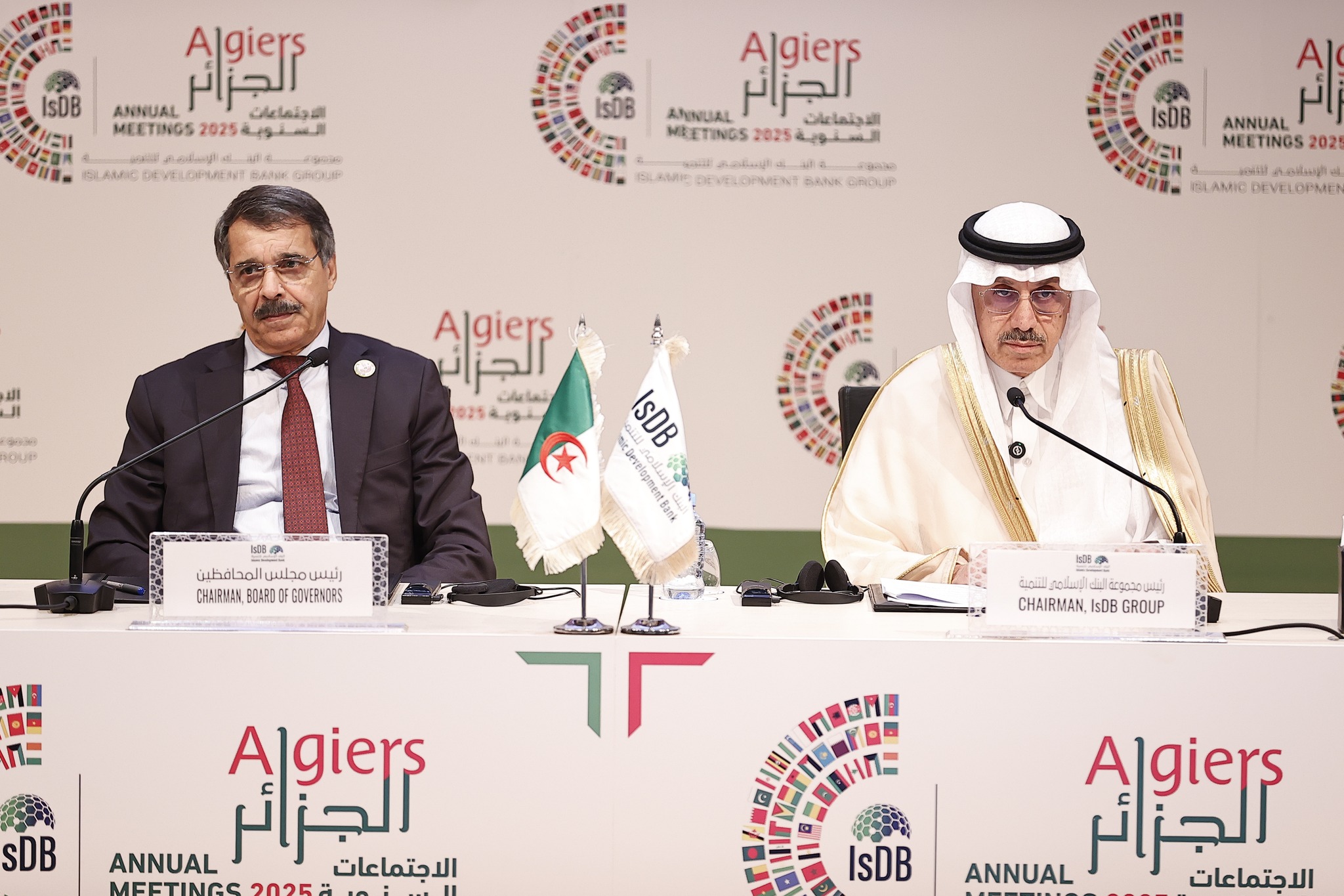 وزير المالية الجزائري رفقة رئيس البنك الإسلامي للتنمية