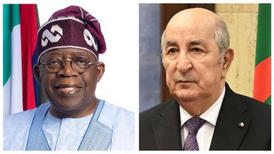 الرئيس الجزائري يعزّي رئيس نيجيريا