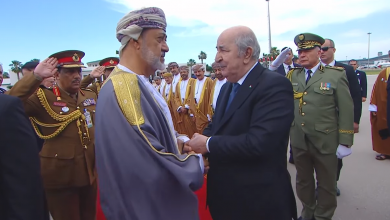 الرئيس الجزائري يودّع السلطان هيثم بن طارق 