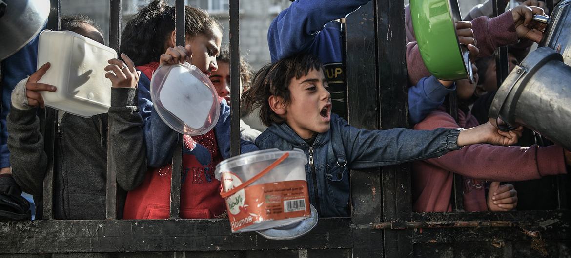 Hamas : l’entité sioniste commet un génocide en affamant les Palestiniens de Ghaza