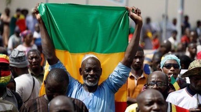 Mali : des partis politiques appellent à la mobilisation contre leur dissolution et pour "sauver la liberté et la démocratie"