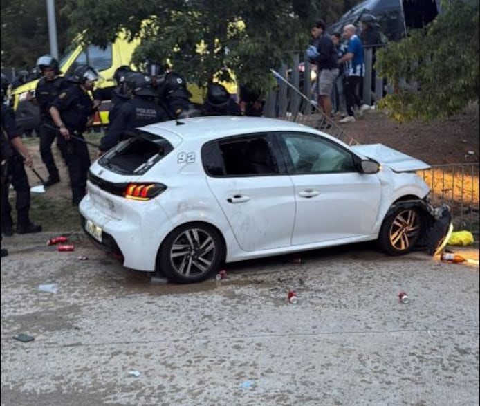 Foot : plusieurs personnes renversées par une voiture avant le derby de Barcelone