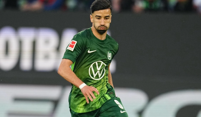 عمورة يكشف موقفه من الرحيل عن نادي فولفسبورغ الألماني