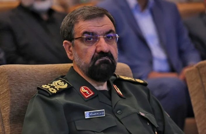 صورة متداولة لمحسن رضائي. 