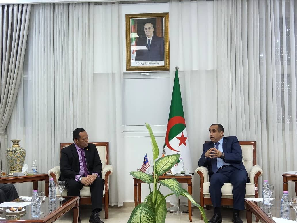 مجمع "سونلغاز" الجزائري يبدي استعداده لتلبية الاحتياجات الطاقوية لمجمع "ليون" الماليزي