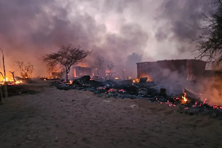 مقتل 14 شخصا في قصف لقوات "الدعم السريع" لمخيم للنازحين بغرب السودان.