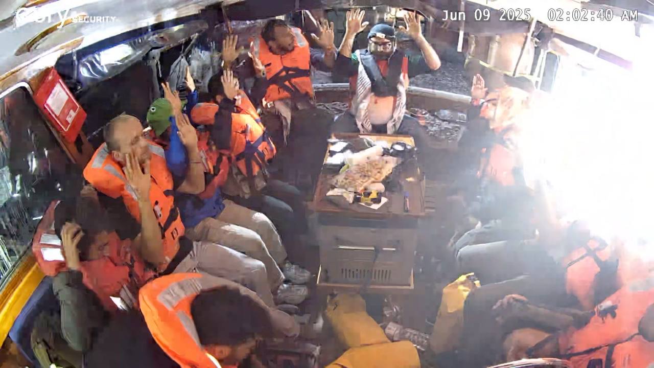 الاعتداء على سفينة مادلين خلال إبحارها لكسر الحصار على غزة